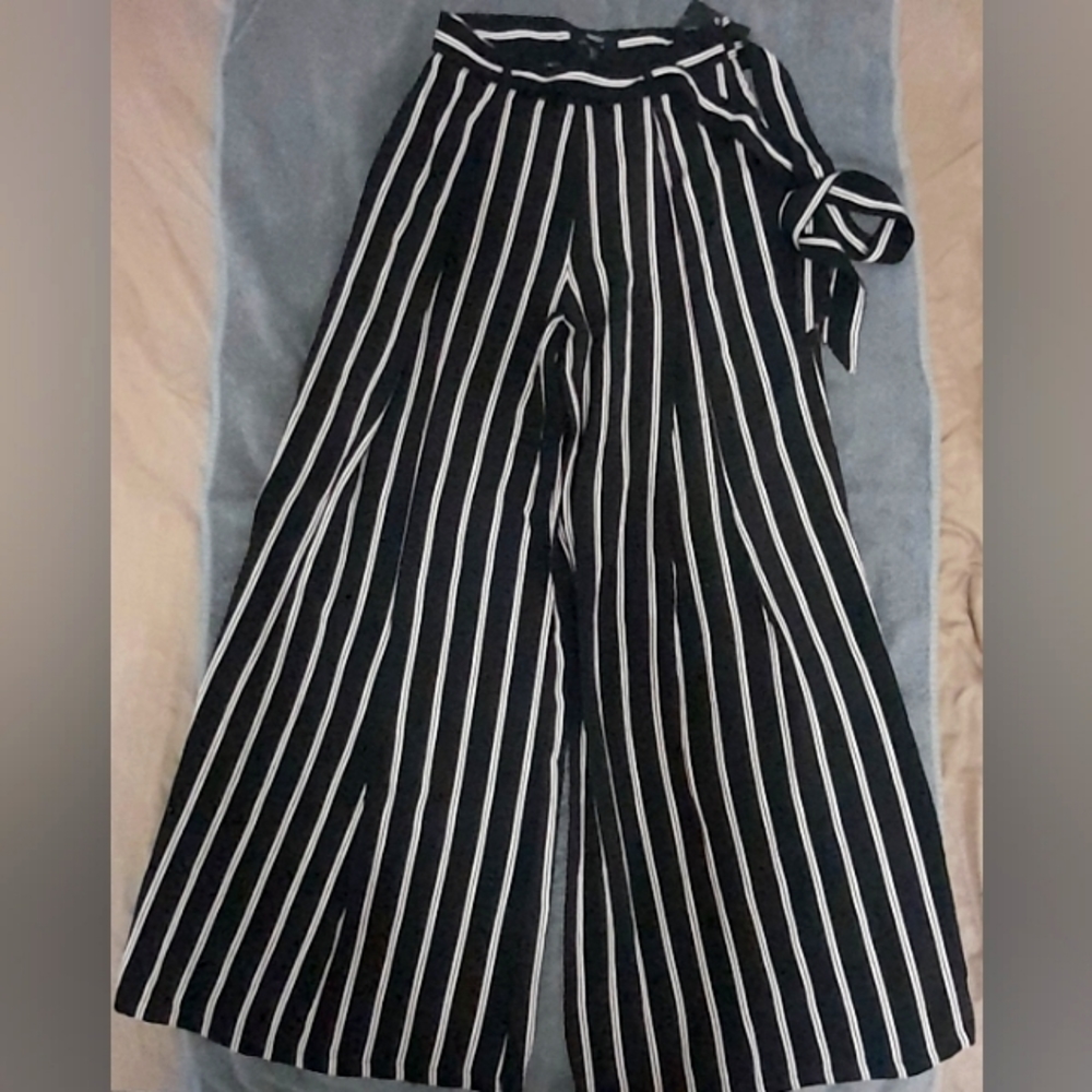 Forever 21 Womens Super Wide Leg Pants Side Zipper Tie Belt Pin Stripe Size S